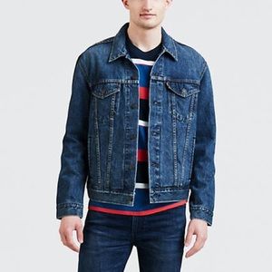 Men’s Levi’s Dark Stonewash Trucker Denim Jacket